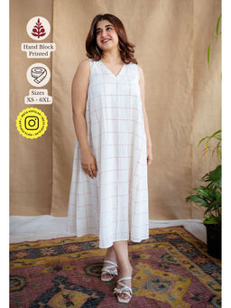 The Indian Ethnic Co. - White A-Line Cotton Hand Block Printed Dress