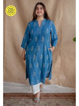 The Indian Ethnic Co. - Blue Dabu Handblock Print Kurta with Mandarin Neck and Embroidered