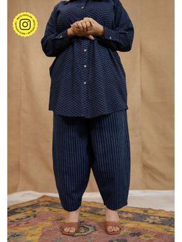 The Indian Ethnic Co. - Navy Blue Wide Ajrakh Printed Cotton Salwar Pant
