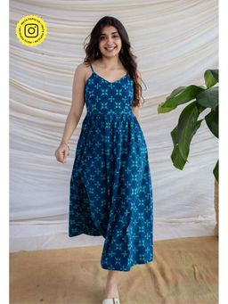 The Indian Ethnic Co. - Blue A-Line Dabu Printed Cotton Dress With V Neck