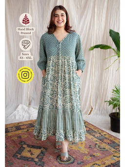 The Indian Ethnic Co. - Green A-Line Batik Hand Block Mul Dress With Slip (Set of 2)