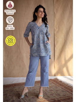 The Indian Ethnic Co. - Blue Straight Batik Hand Block Printed Cotton Short Tunic