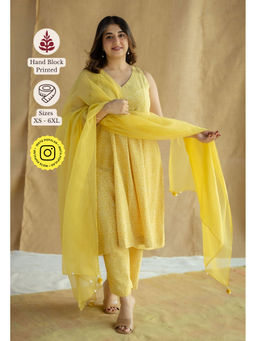 The Indian Ethnic Co. - Yellow Solid Cotton Kota Doria Dupatta With Tassels