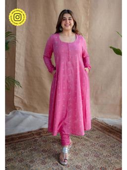The Indian Ethnic Co. - Pink Narrow Solid Slub Cotton Churidar