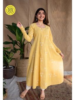 The Indian Ethnic Co. - Yellow Dabu Printed Slub Cotton Kali Kurta