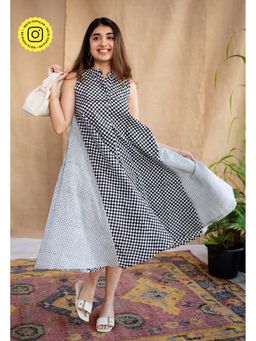 The Indian Ethnic Co. - Black A-Line Dabu Handblock Printed Cotton Dress