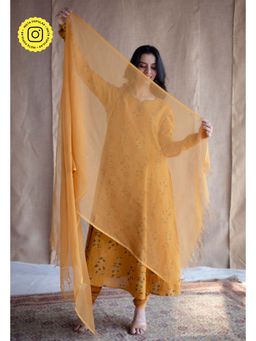 The Indian Ethnic Co. - Mustard Solid Kota Doria Cotton Dupatta