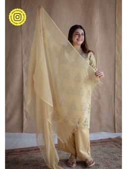 The Indian Ethnic Co. - Dull Yellow Solid Kota Doria Cotton Dupatta
