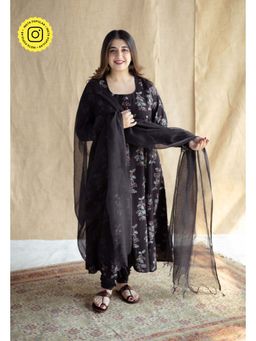 The Indian Ethnic Co. - Black Solid Kota Doria Cotton Dupatta