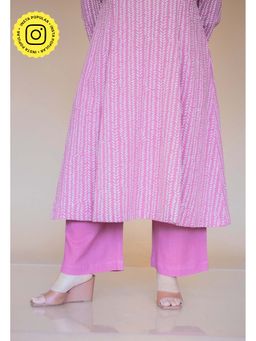 The Indian Ethnic Co. - Purple Solid Slub Cotton Straight Pant
