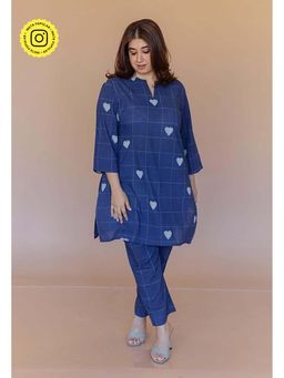The Indian Ethnic Co. - Anvi Blue Dabu Cotton Straight Short Kurta