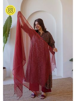 The Indian Ethnic Co. - Red Solid Kota Doria Cotton Dupatta