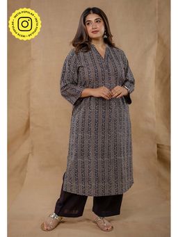 The Indian Ethnic Co. - Dia Blue Ajrakh Cotton Straight Kurta