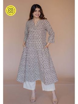 The Indian Ethnic Co. - Malika Off White Bagru Cotton Kali Kurta