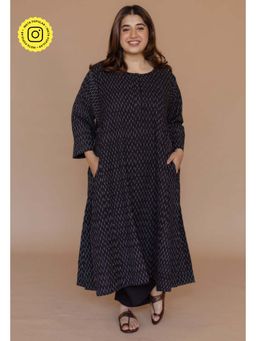The Indian Ethnic Co. - Alizah Black Handloom Ikkat Cotton Jhabba Kali Kurta