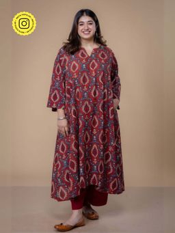 The Indian Ethnic Co. - Aashi Red Ajrakh Cotton Jhabba Kali Kurta