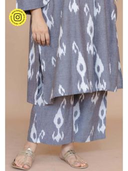 The Indian Ethnic Co. - Yashi Grey Handloom Ikkat Cotton Straight Pant