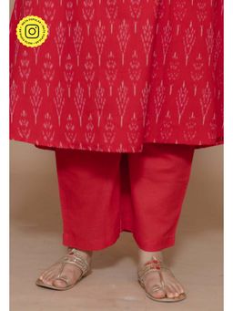 The Indian Ethnic Co. - Yashi Red Solid Cotton Flex Straight Pant