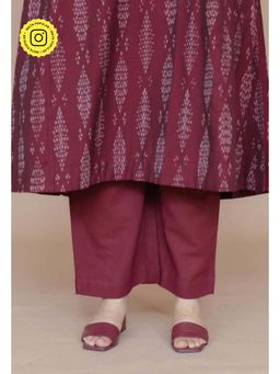 The Indian Ethnic Co. - Yashi Red Solid Cotton Flex Straight Pant