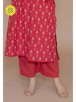 The Indian Ethnic Co. - Yashi Red Solid Cotton Flex Straight Pant