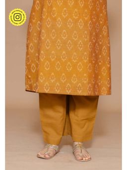 The Indian Ethnic Co. - Yashi Yellow Solid Cotton Flex Straight Pant