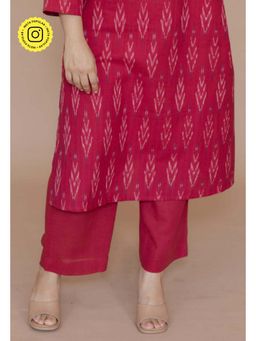 The Indian Ethnic Co. - Yashi Pink Solid Cotton Flex Straight Pant