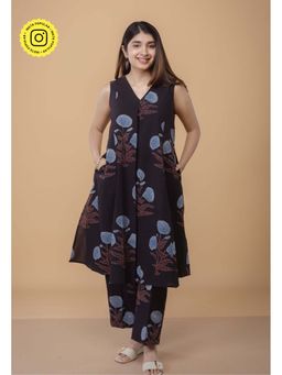 The Indian Ethnic Co. - Raahi Black Ajrakh Cotton Kali Co-Ord Set