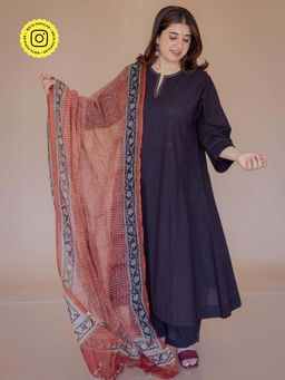 The Indian Ethnic Co. - Red Butti Bagru Kota Doria Cotton Dupatta