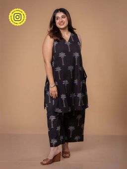 The Indian Ethnic Co. - Arvika Black Ajrakh Cotton A Line Co-Ord Set