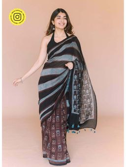 The Indian Ethnic Co. - Jharoka Ajrakh Hand Block Print Chanderi Saree with Unstitched Blouse