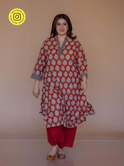 The Indian Ethnic Co. - Dia Red Bagru Cotton Straight Kurta