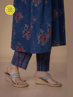 The Indian Ethnic Co. - Navy Blue Cotton Slub Stripes Pant
