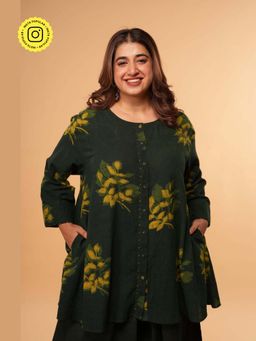 The Indian Ethnic Co. - Urva Green Dabu Slub Cotton A Line Short Top