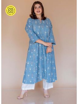 The Indian Ethnic Co. - Aashi Indigo Ajrakh Cotton Jhabbha Kali Kurta