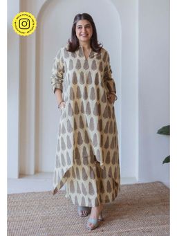 The Indian Ethnic Co. - Priya Beige Ajrakh Cotton Asymmetrical Kurta