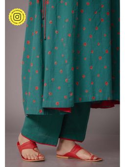 The Indian Ethnic Co. - Yashi Green Solid Slub Cotton Straight Pant