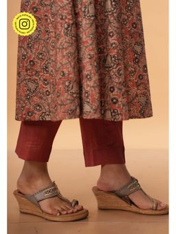 The Indian Ethnic Co. - Prita Pink Solid Slub Cotton Narrow Pant