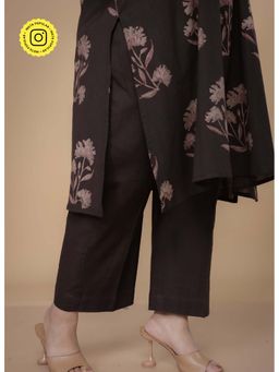 The Indian Ethnic Co. - Yashi Brown Solid Slub Cotton Straight Pant