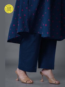 The Indian Ethnic Co. - Yashi Blue Solid Slub Cotton Straight Pant