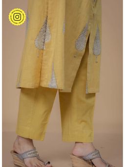 The Indian Ethnic Co. - Myra Yellow Solid Slub Cotton Narrow Pant