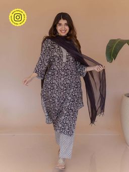 The Indian Ethnic Co. - Avika Black Bagru Cotton Straight Kurta