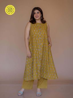 The Indian Ethnic Co. - Heena Yellow Bagru Cotton A Line Kurta