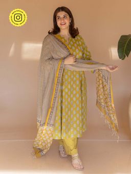 The Indian Ethnic Co. - Malika Yellow Bagru Cotton Kali Kurta