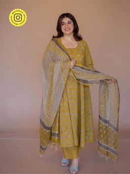 The Indian Ethnic Co. - Akrita Yellow Bagru Cotton Kali Kurta