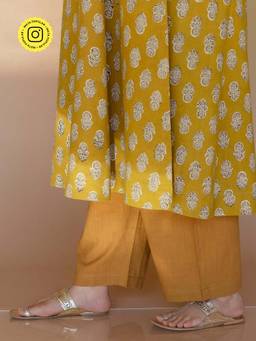 The Indian Ethnic Co. - Yashi Solid Slub Cotton Straight Pant