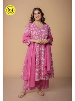 The Indian Ethnic Co. - Karisma Pink Dabu Slub Cotton Kali Kurta