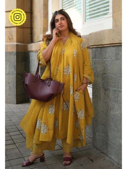 The Indian Ethnic Co. - Sakhi Yellow Dabu Slub Cotton Kali Kurta