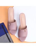 Pink color option, Currently selected