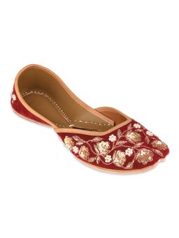 Desi Colour - The Mehar Collection Red Zareen Rosette Juttis