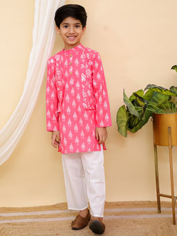 AJ Dezines - Pink Full Sleeves Floral Print Cotton Kurta & Pyjama (Set of 2)
